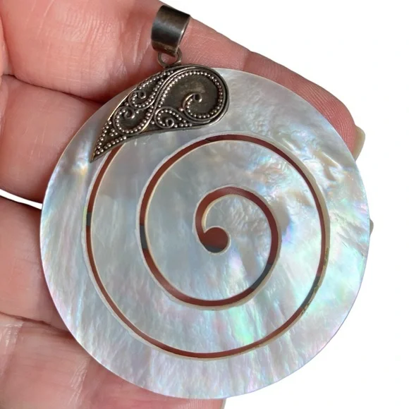 VINTAGE Sterling Silver Collar Mother of Pearl Round 925 Scrollwork Neck… - Picture 8 of 13